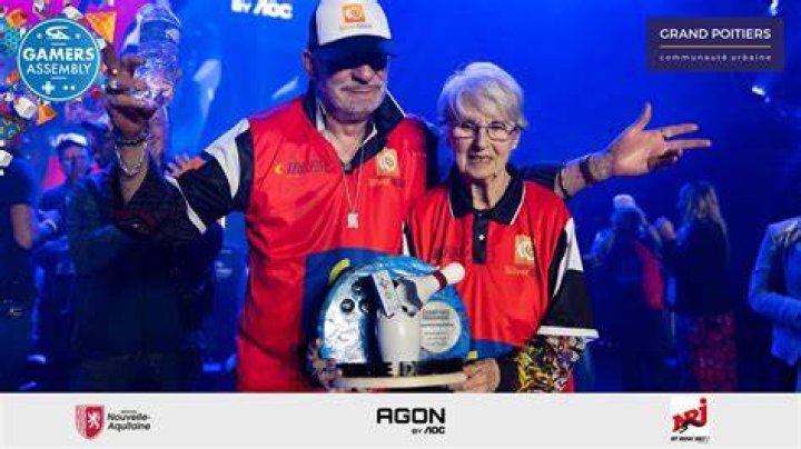96 year old Jeanine and 85 year old Gilbert won a Wii Bowling LAN in