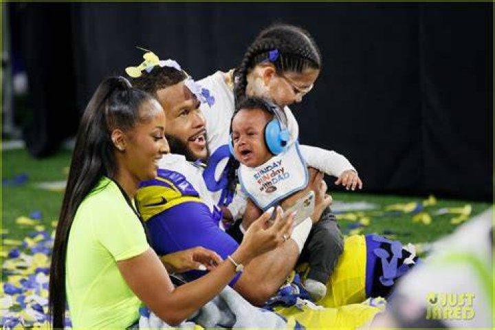 Aaron Donald family wife, kids, parents, siblings Familytron