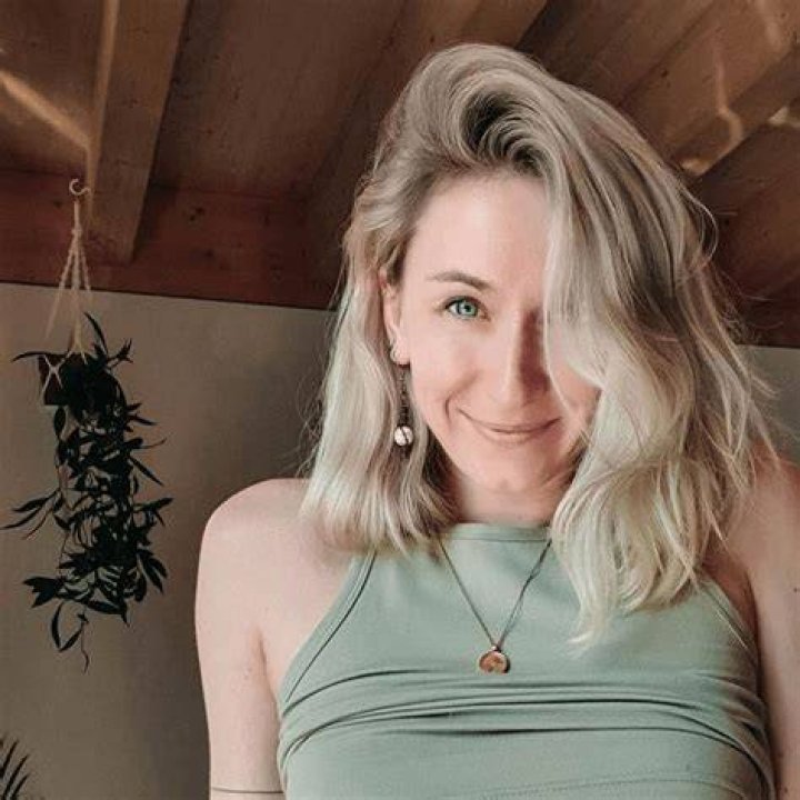 Adorable Alice Edad, altura, patrimonio neto, biograf&iacute;a, familia, novio