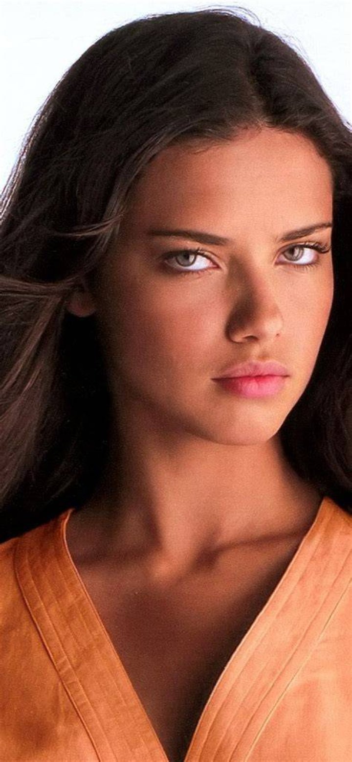 adriana lima iPhone Wallpapers Free Download