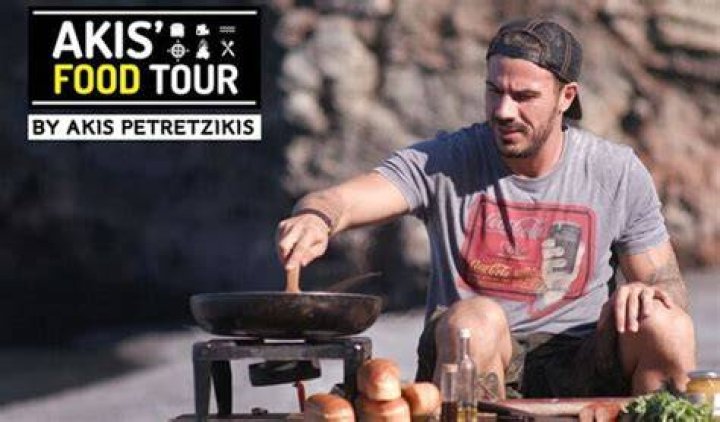 Akis Petretzikis Announces That His Wife Is Expecting Their Second Child