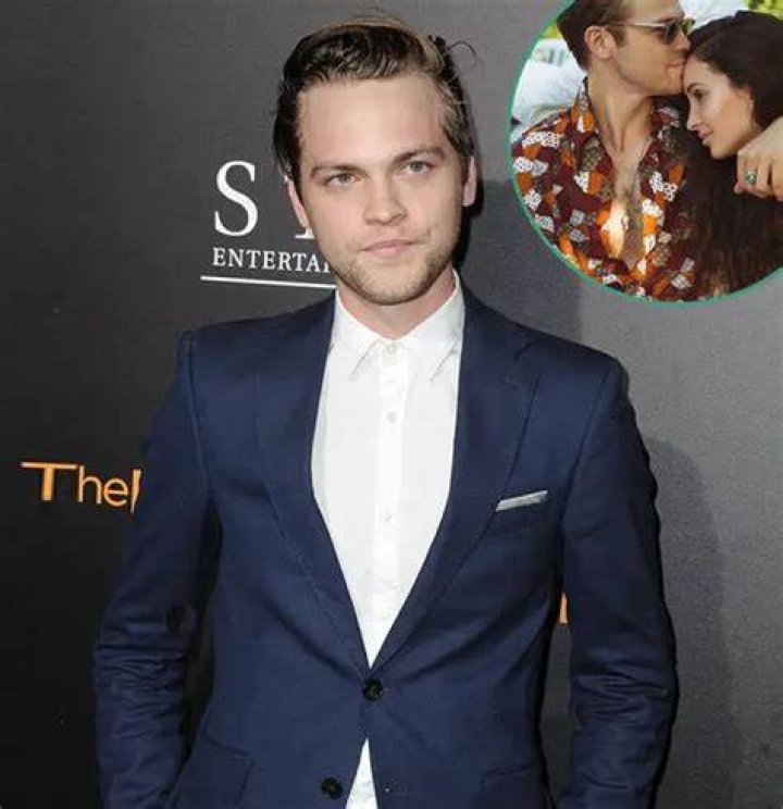 Alexander Calvert is Married to Wife Jenna Berman