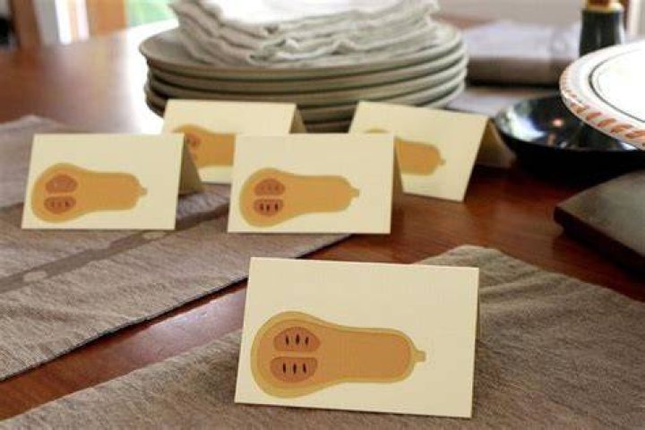 Anna Bondoc holiday place cards, step by step Los Angeles Times