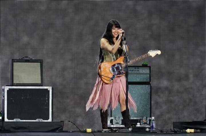 Beabadoobee on Opening for Taylor Swift and Filipino Representation Exclusive