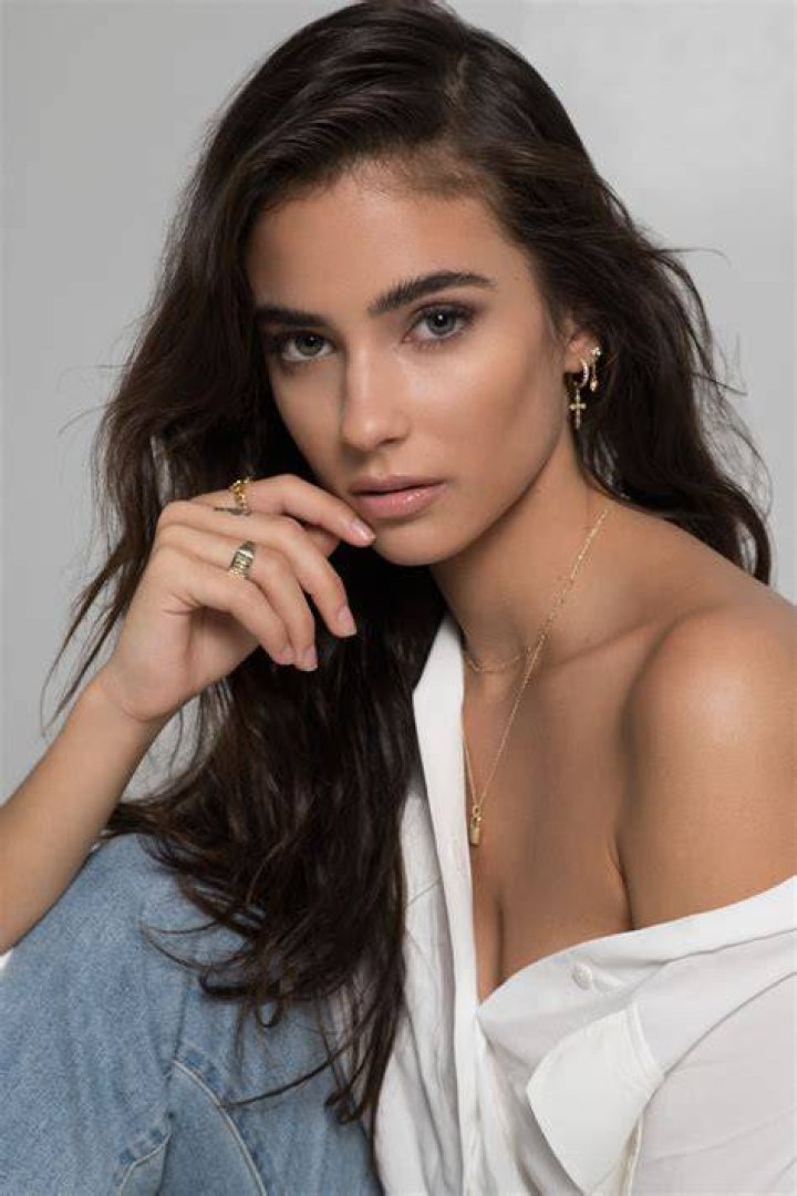 Beauty With Renee Herbert on Behance