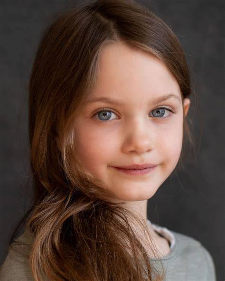 Caolinn Springall: The Renowned Influencer And Beauty Expert