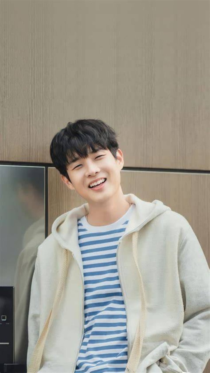 Choi Woo Shik 7 điều th&uacute; vị về nam ch&iacute;nh M&ugrave;a H&egrave; Dấu Y&ecirc;u Của Ch&uacute;ng Ta