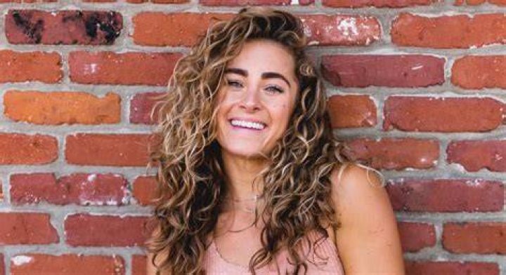 Demi Bagby Wiki, Age, Accident, Net worth, Height, Boyfriend, Blog