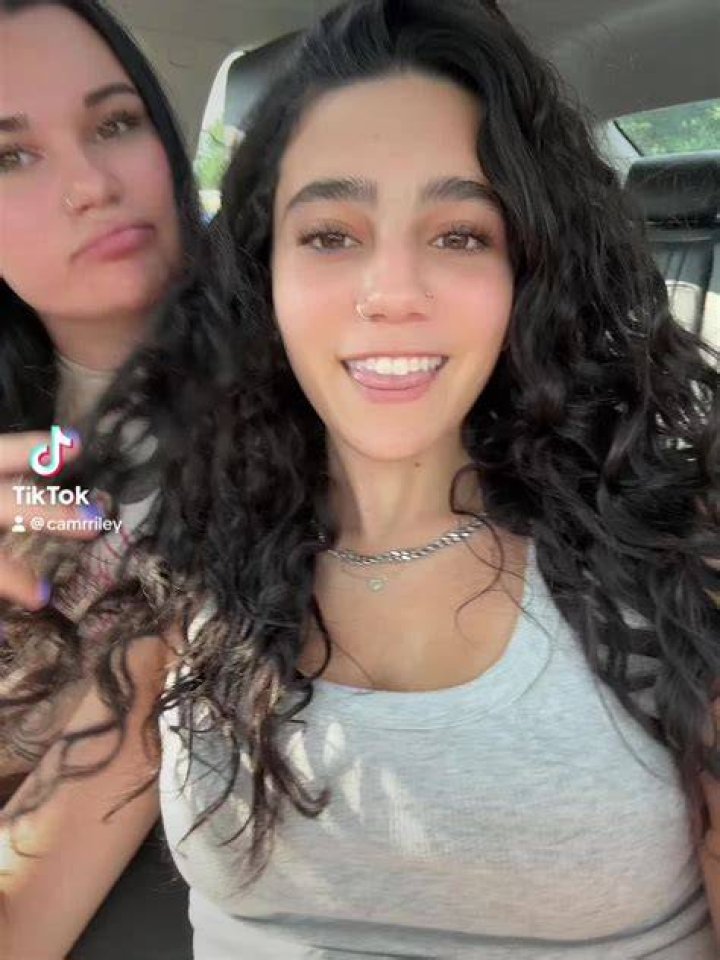Double TikTok Thots r/UpvoteBecauseButt