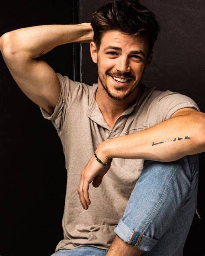 Download Grant Gustin Handsome Actor Wallpaper