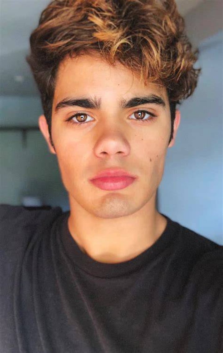 Emery Kelly Height, Age, Bio, Weight, Net Worth, Facts and Family
