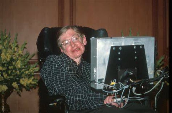 Extremely Rare Footage Shows Stephen Hawking Speaking in His Real Voice