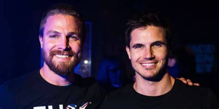 Father and Son Stephen amell, Stephen amell arrow, Arrow