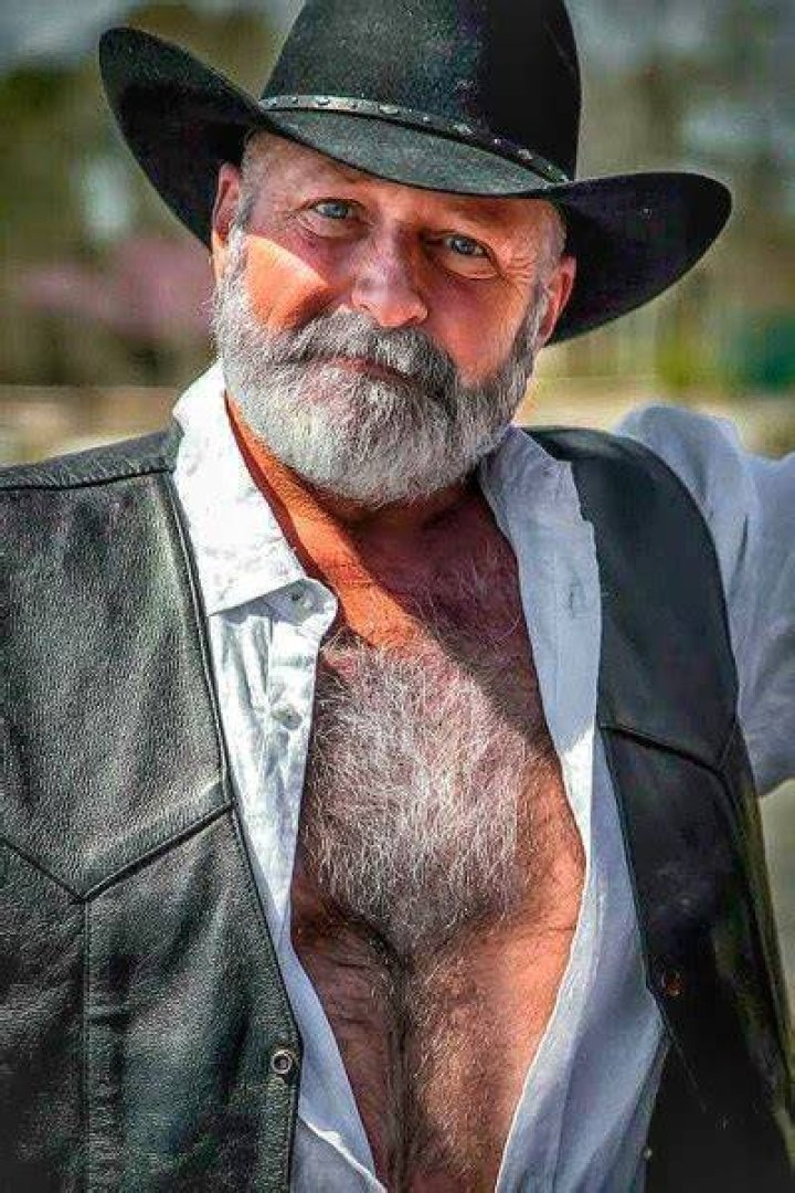 furrbear &ldquo; Ride me, cowbear! &rdquo; Sexy bearded men, Scruffy men, Grey