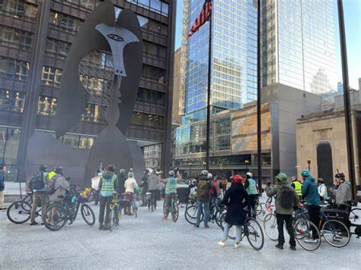 GetFree on Twitter "The scene outside the Nike store now 