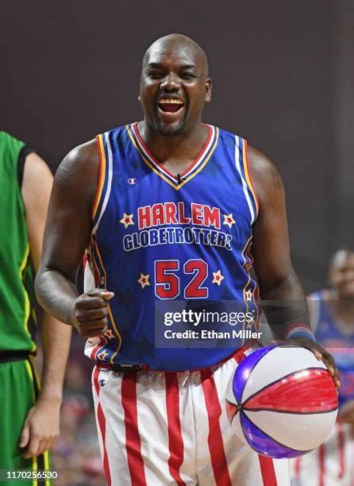 Harlem Globetrotters Big Easy Photos and Premium High Res Pictures