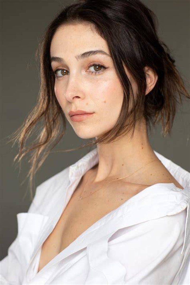 Holiday Mia Kriegel Biography, Age, Wiki, Movies, Net Worth, Height