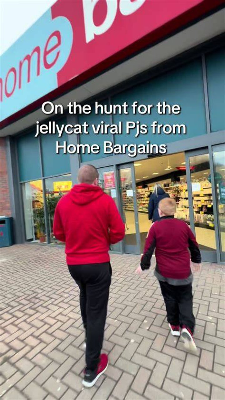 Home Bargains restocks viral TikTok water bottle 'dupe' that shoppers