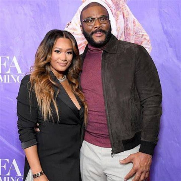 Is Crystal Hayslett Married to a husband? Her Age, Kids & Family also