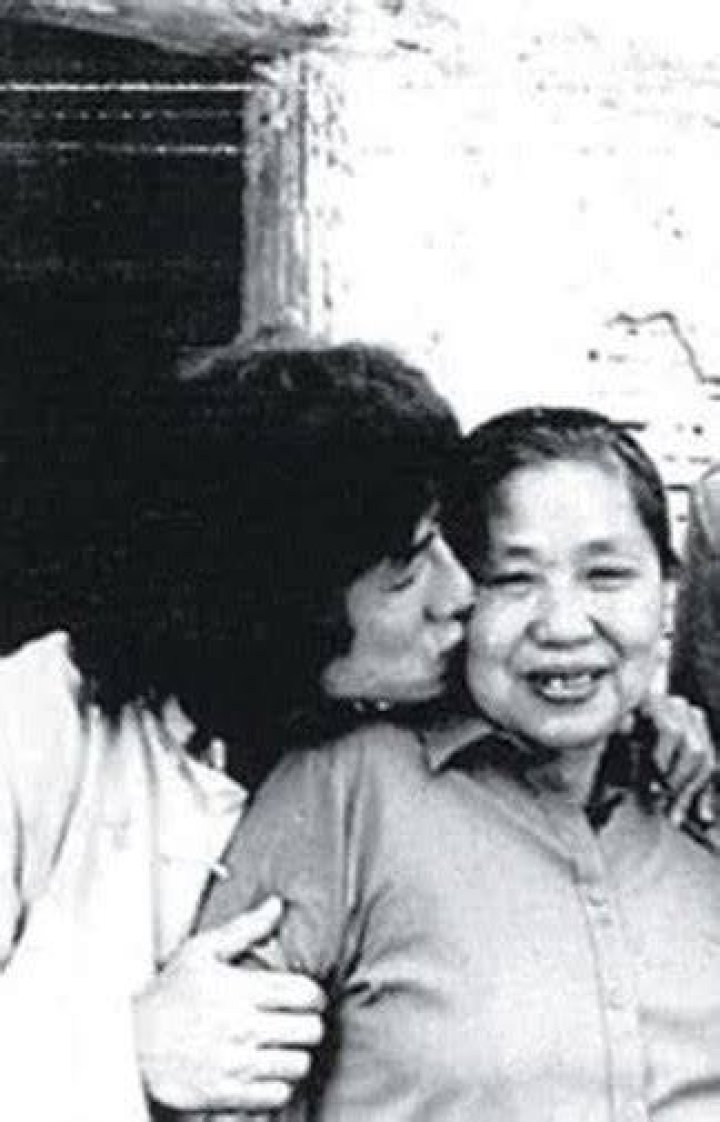 Jackie Chan Parents Meet Charles Chan And LeeLee Chan TRAN HUNG DAO