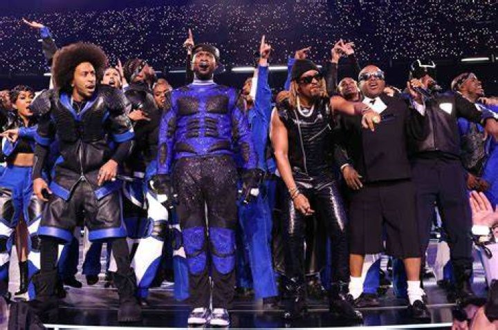 Jermaine Dupri Responds to 2024 Super Bowl Halftime Show Socks Going