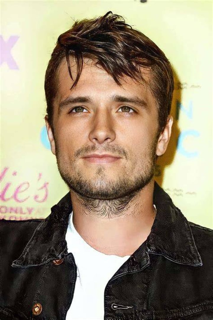 Josh "Bru" Brubaker arrives at the 65th annual Grammy Awards on Sunday