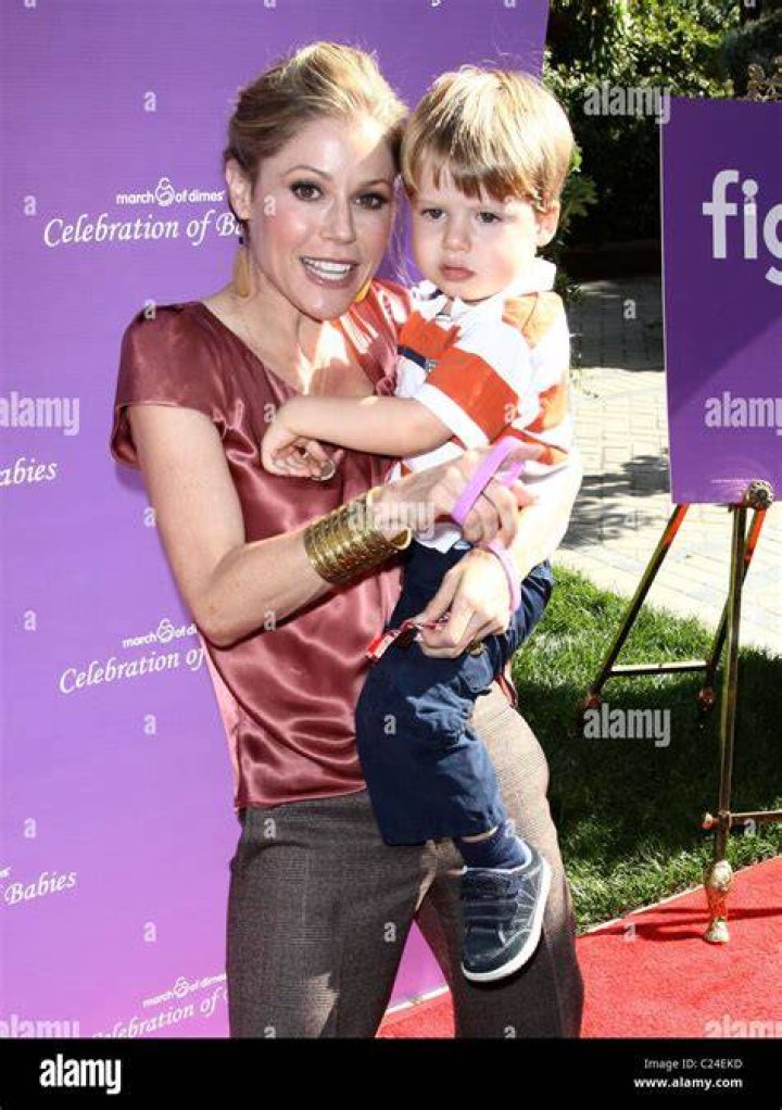 Julie Bowen, son Oliver McLanahan Phillips and husband Scott Phillips