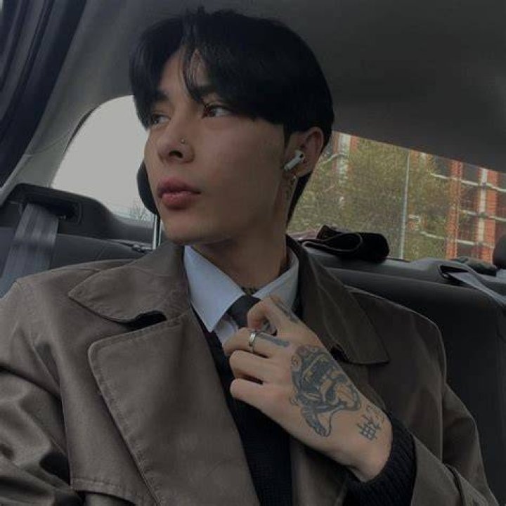 Kai Lee 이환 on Instagram &ldquo;Hehe. Got a bit shy looking at you😌&rdquo; Kai Lee