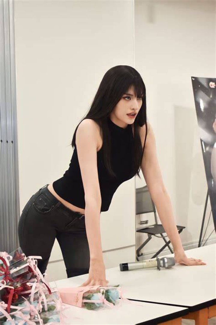 Karina Coser (coser_karina) さんのコスプレ作品まとめ (14 件) Twoucan