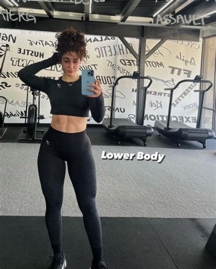 Leana Deeb on Instagram &ldquo;always in green 💚 wearing gymshark apex in