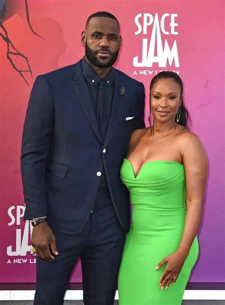 LeBron James & wife Savannah