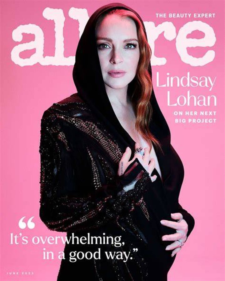 Lindsay Lohan 'racially profiled' at airport while wearing hijab