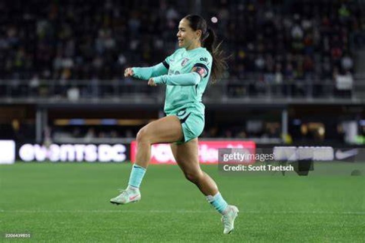 Lo&rsquo;eau LaBonta Celebrates With A Fake InjuryTwerk Celebration YouTube