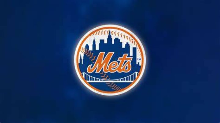 Mets' eyebrows raised by Joey Votto's hit by pitch