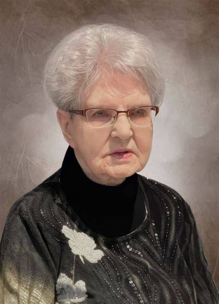 Mme Andr&eacute;e Gilbert Obituary Jonquiere, QC