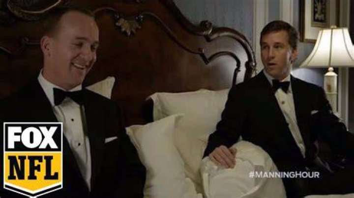 Peyton Manning makes hilarious guest appearance on 'The Manning Hour