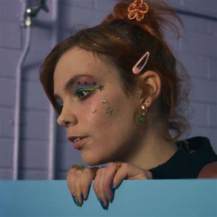 quinni Unique makeup, Colorful makeup, Face art makeup