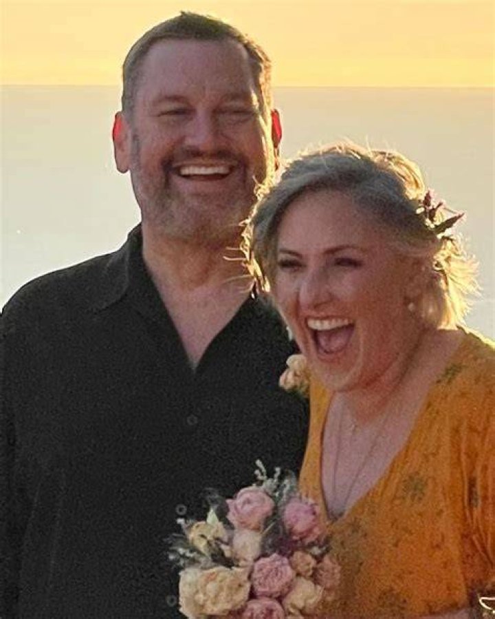 Ricki Lake marries fianc&eacute; Ross Burningham in stunning cliffside