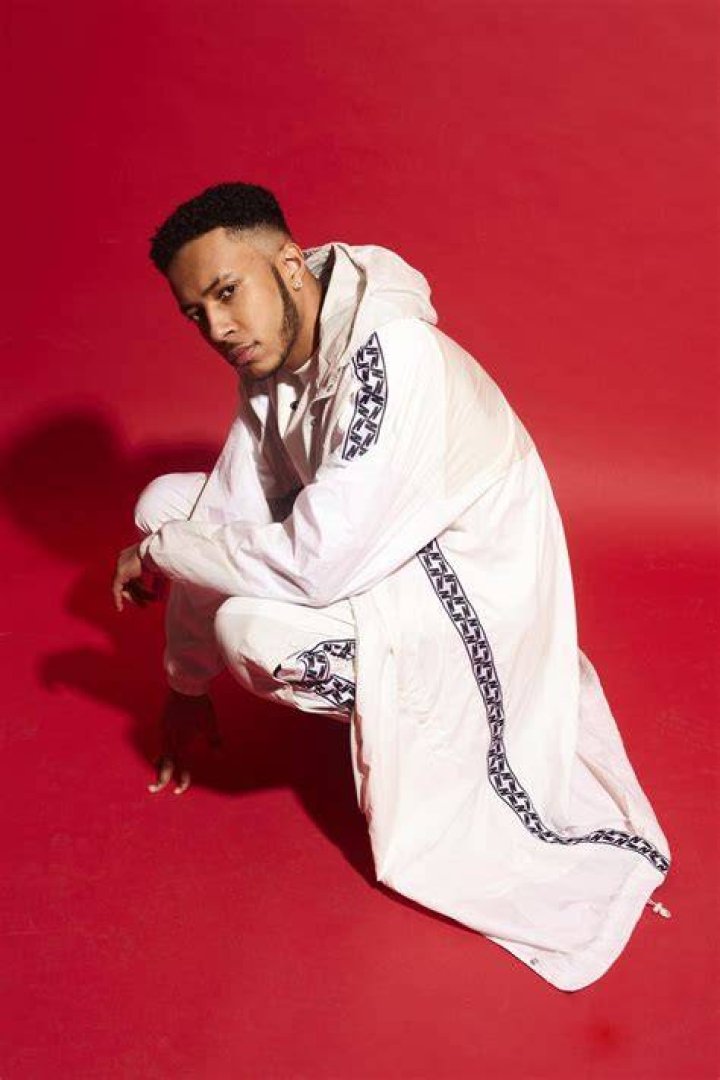 Rising grime star Yizzy highlights knife violence in haunting video