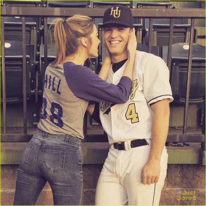 Sadie Robertson Splits With Longtime Boyfriend Blake Coward Photo