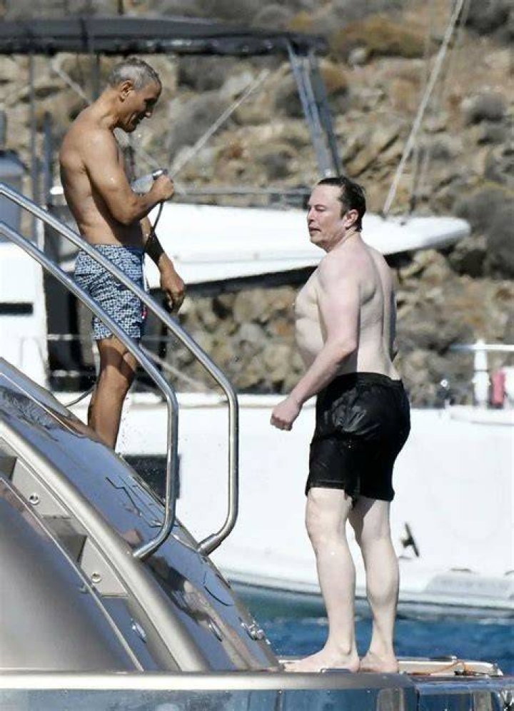 Shirtless Elon Musk on luxury yacht in Mykonos NAUTICA NEWS