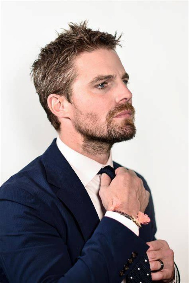 Stephen Amell's Arrowverse Costars Blast Actor's Stance on Actors Strike