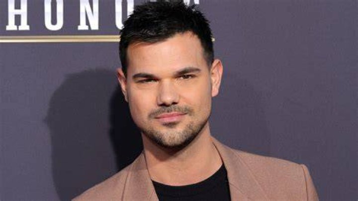 Taylor Lautner News