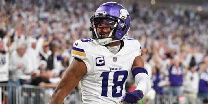 The Best Wide Receiver Gear &mdash; 5 Star Football Package