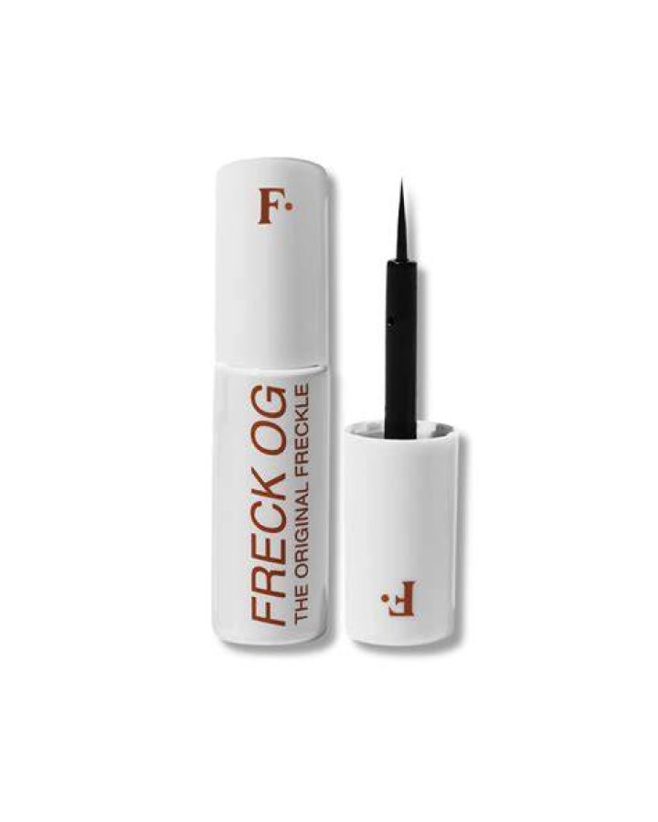 This Is the Exact Freckle Pen Hailey Bieber Uses for Her Signature