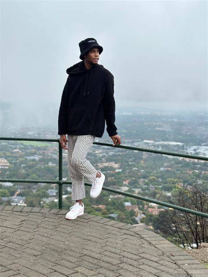 Thulani Mathebula 👁👑 on Twitter "Height 1.98 m = 6.50 Feet What&rsquo;s