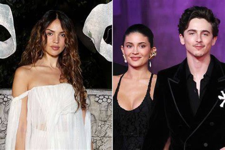 Timoth&eacute;e Chalamet and Eiza Gonz&aacute;lez Left the Pool to Go Hiking Vanity