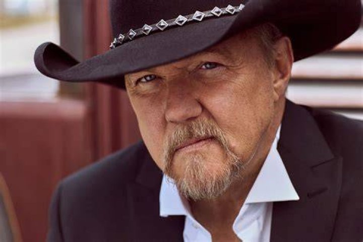Trace Adkins "I Left Something Turned On At Home" (Official Music Video)