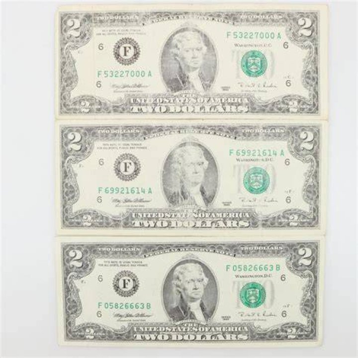 US FEDERAL RESERVE NOTE 1995*SERIES OF 5 FIVE DOLLAR BILLCRISP