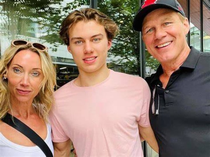 Who are Connor Bedard&rsquo;s parents, Melanie Bedard and Tom Bedard